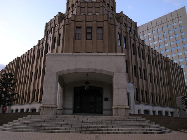 福井市立派な建物