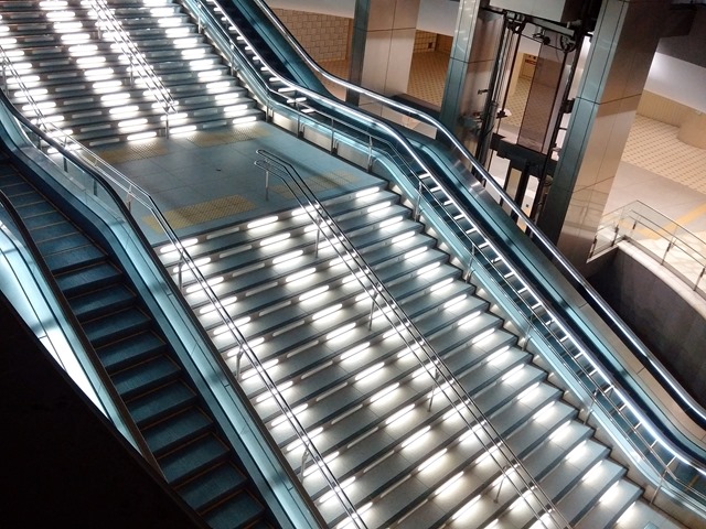 金沢駅階段