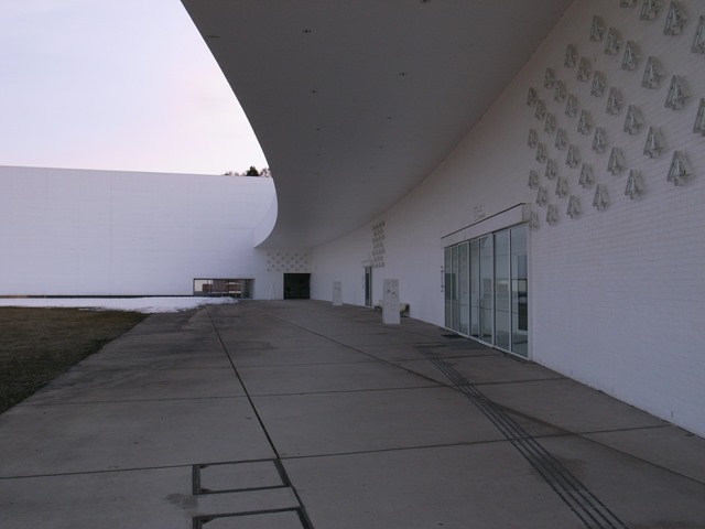 青森県立美術館感想建物